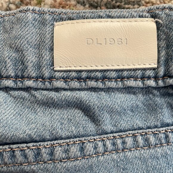 DL1961 Hepburn wide LEG 32" high rise Jeans - Picture 7 of 8